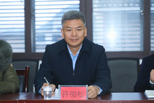 花溪区委主要领导到基层宣讲党的十九届六中全会精神并调研指导村社区