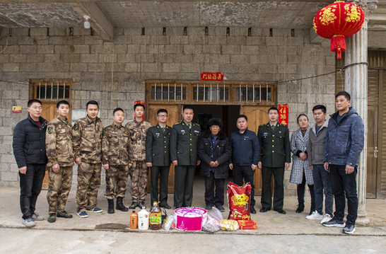 (李学友 摄)1月20日,在一年一度的新春佳节到来之际,赫章县委常委,县