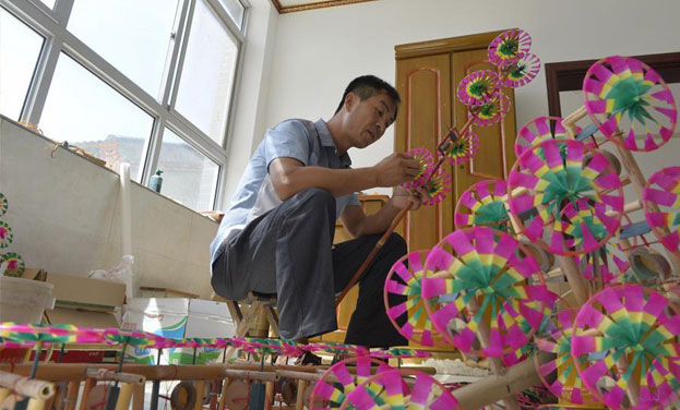 贵州遵义举办“吃新节”祈望风调雨顺