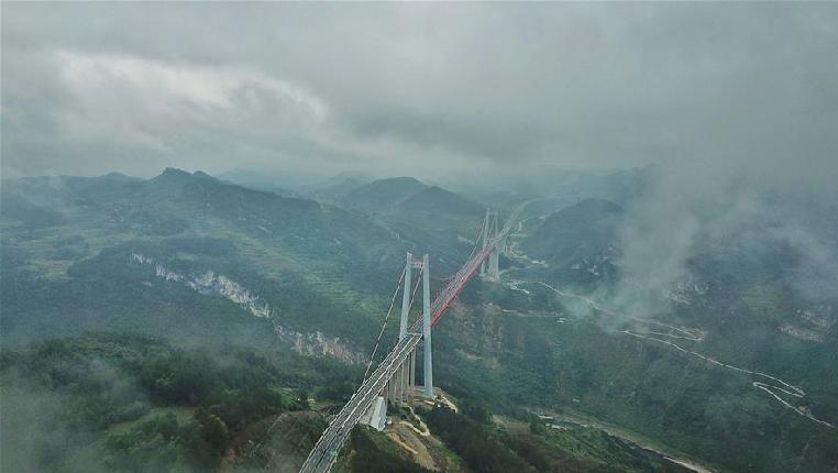 雾锁清水河大桥