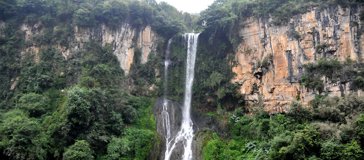 贵州马岭河峡谷风光美