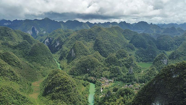 格凸河美景如畫