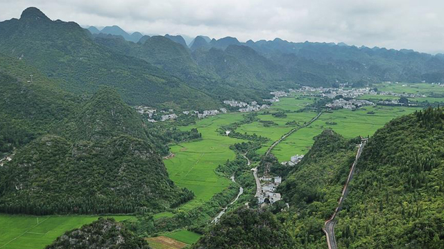 夏日兴义山水美