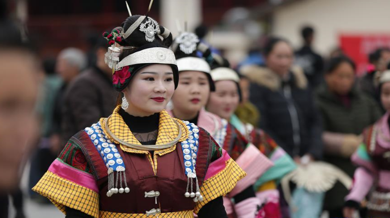 贵州丹寨：盛装舞步闹新春