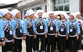 龙里：布依&ldquo;六月六&rdquo; 游客乐翻天