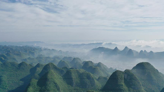 贵州省兴义市万峰林：春景如画