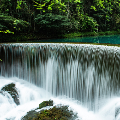 贵州荔波：青山秀水春光美