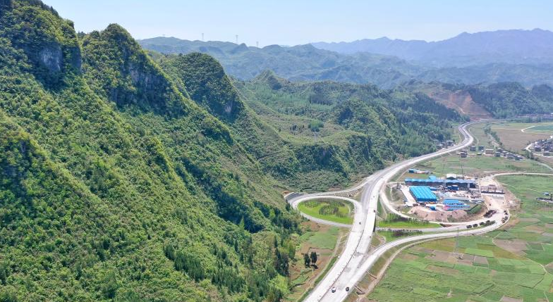 贵州：秀印高速加紧建设