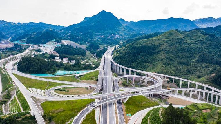 贵州石玉高速公路即将建成通车