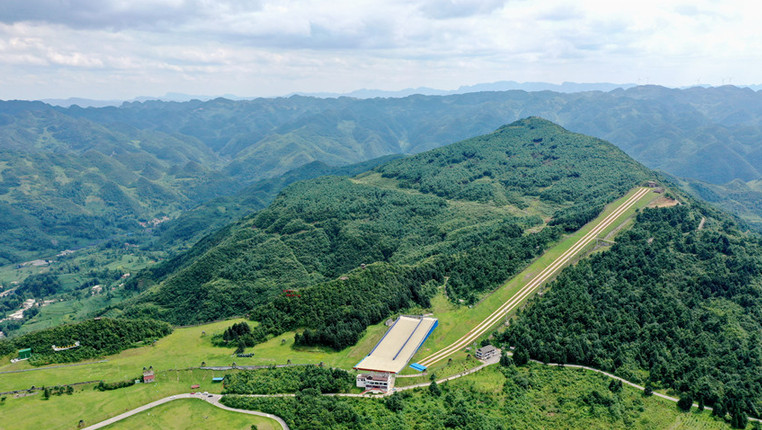 航拍贵州玉舍国家森林公园 夏日绿意盎然