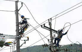 南网贵州都匀罗甸供电局配网线路改造 为乡村经济发展注入充足动力