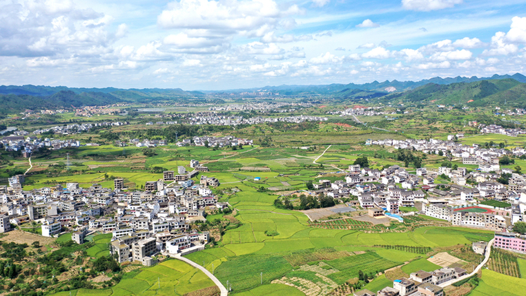 航拍贵州惠水美丽田园“好花红”