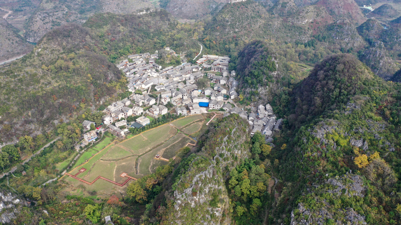 航拍贵州镇宁高荡村 布依古寨焕生机