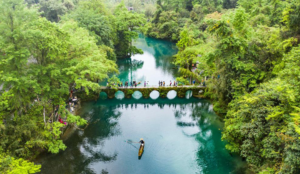 贵州荔波：绿水青山引客来