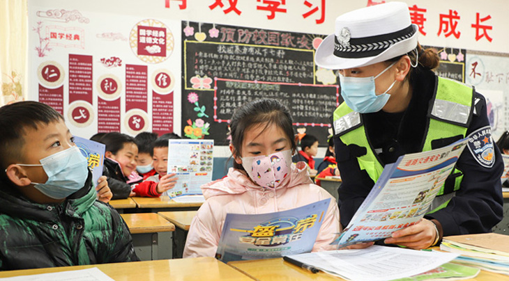 贵州丹寨：学交安 迎开学