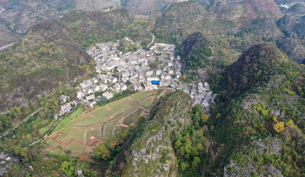 航拍贵州镇宁高荡村 布依古寨焕生机