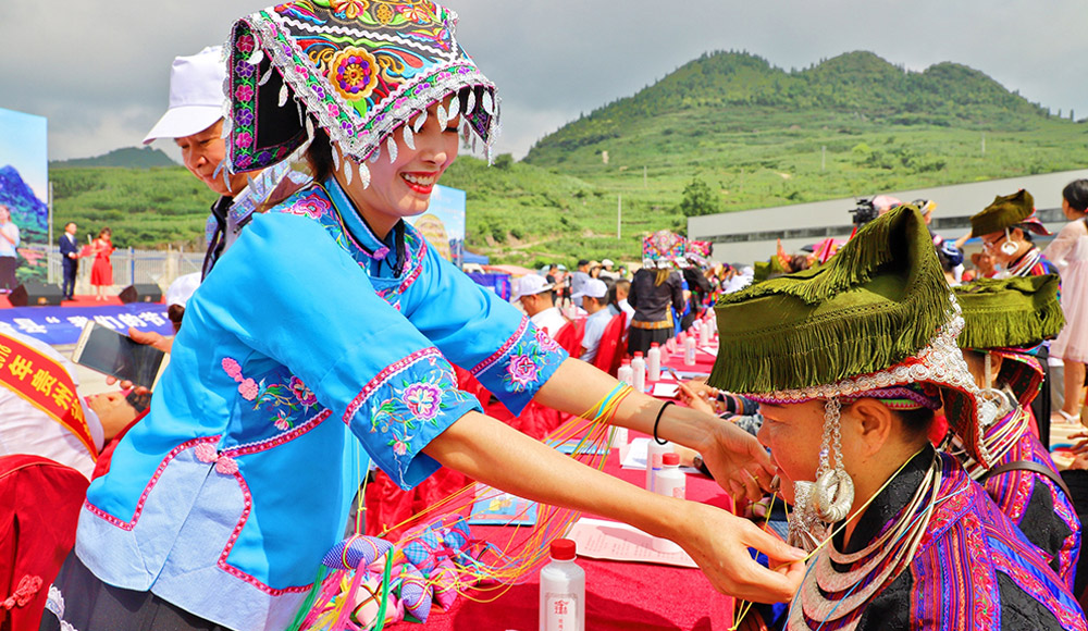 “我们的节日·六月六”布依风情节