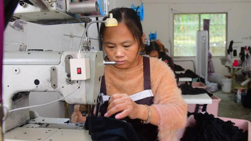 新华全媒+｜“妈妈”岗让家门口就业更安心