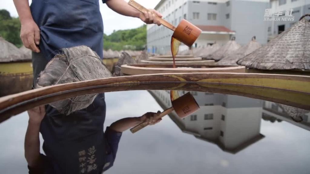 新华全媒+ | 贵州赤水：“晒醋”老技艺 焕发新生机