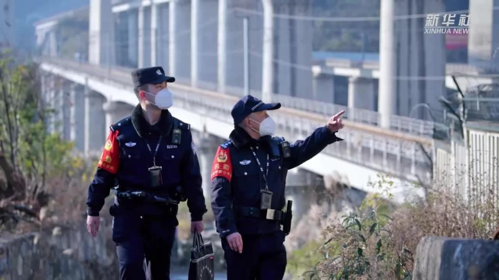 微视频｜守护你，回家的路——铁警师徒的“最后一个春运”与“第一个春运”