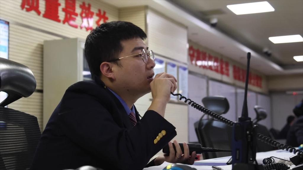 春运夜行人：当高铁站“打烊”时