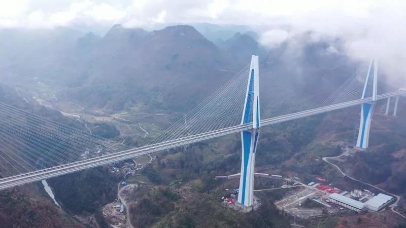新华全媒+｜“天空之桥”瞰蝶变